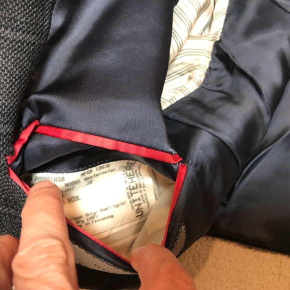 Burberry 3 button sports coat 100% wool, 42R - Picture 6 of 6